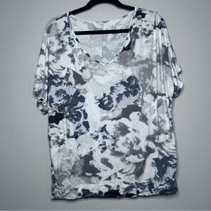 Juicy Couture V-Neck Floral Tee - Gray & White